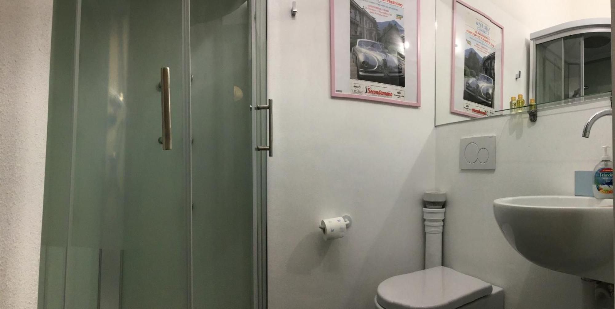 Double or Twin Room Private Bathroom