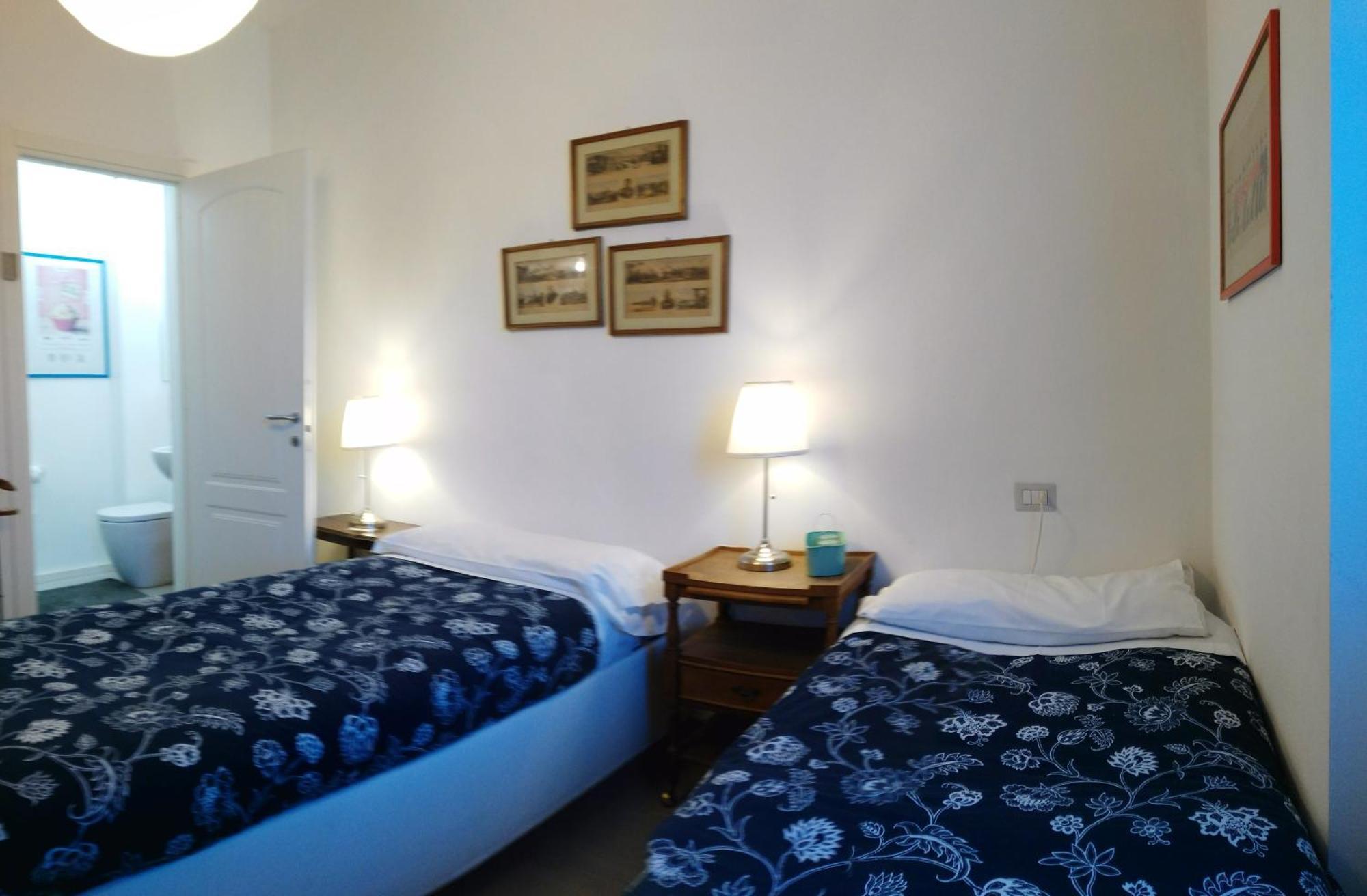 Double or Twin Room Private Bathroom
